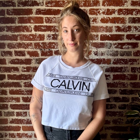 Calvin Klein Jeans Short Sleeve Cropped Sweatshirt - Picture 2 of 8